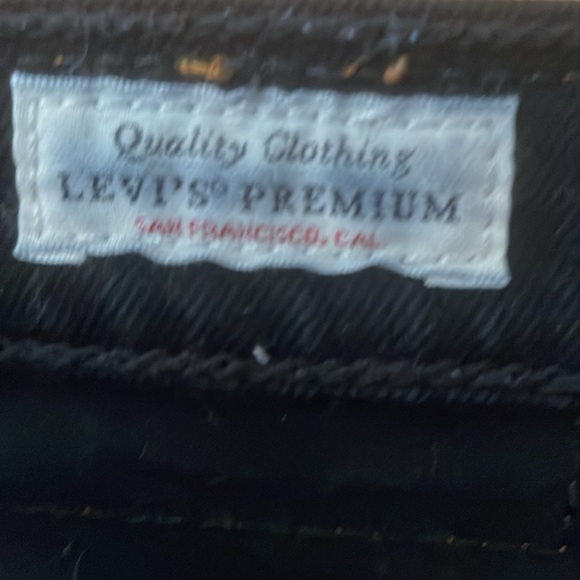 Levi’s black ribcage Jean shorts - Picture 4 of 5